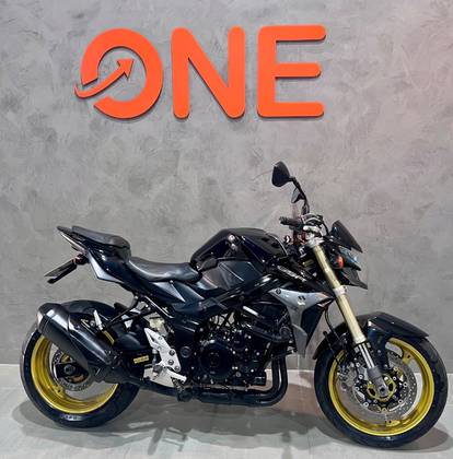 SUZUKI GSR 750 SUZUKI GSR 750